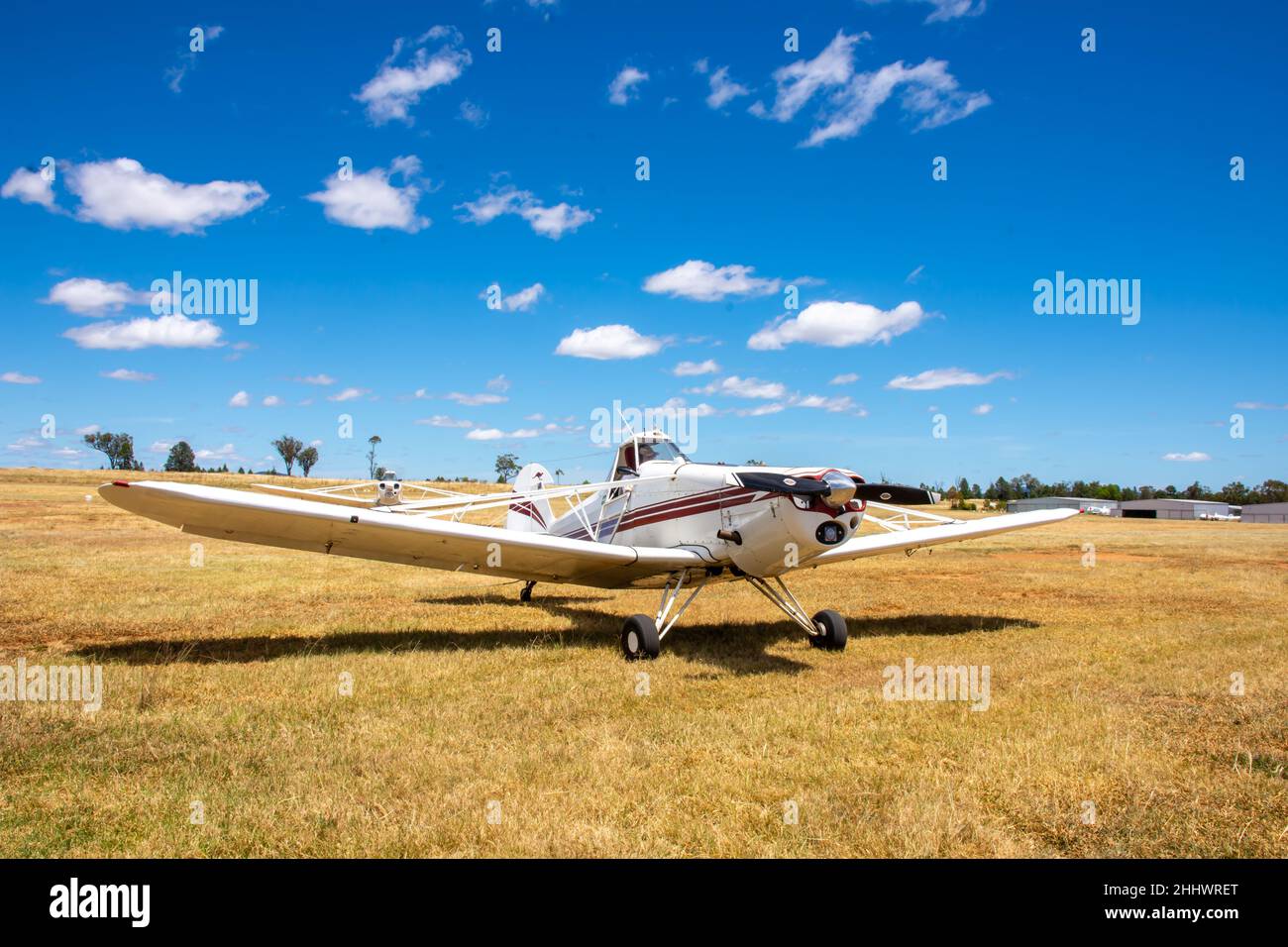 Piper Rawnee PA-25-235 avion de remorquage de planeur au terrain d'aviation du Lake Keepit Soaring Club Gunnedah Australie. Banque D'Images