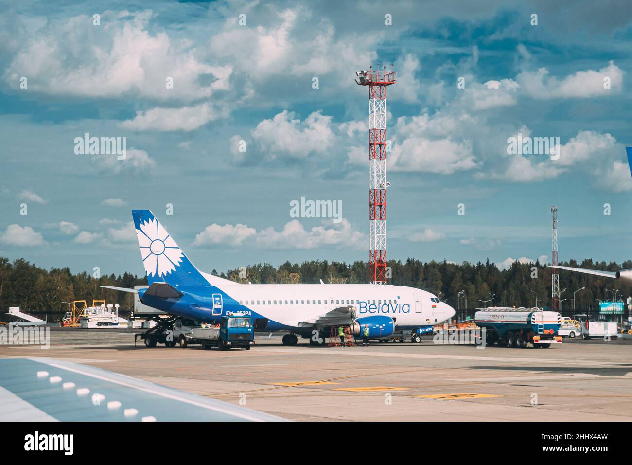 Minsk, Bélarus. Avions avions avions de compagnies aériennes Belavia Stand à l'aéroport national de Minsk - Minsk-2 terminal Banque D'Images