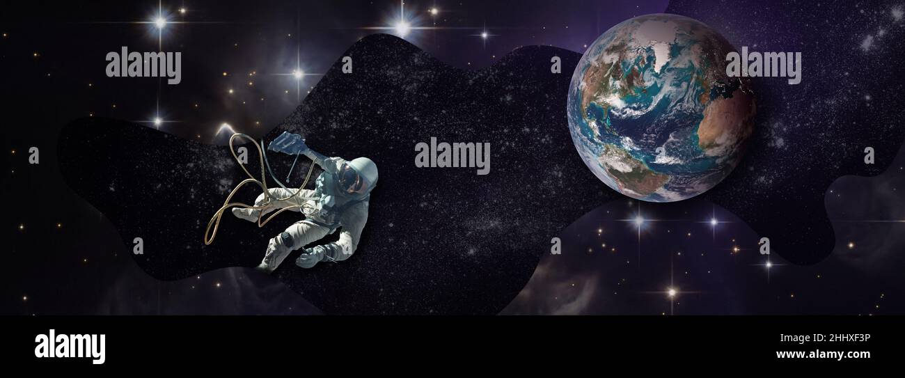 Vaisseau spatial dans l'espace contre le fond du ciel étoilé, et planète Terre, collage.Éléments de cette image fournis par la NASA. Banque D'Images