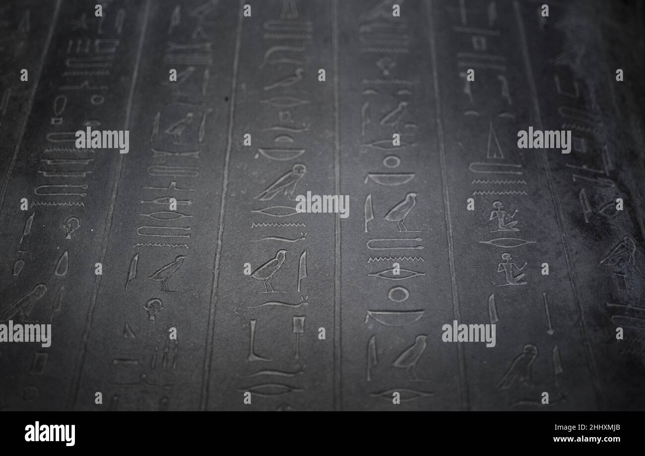 Inscription égyptienne sur le sarcophage de Tabnit dans le musée d'archéologie d'Istanbul. Banque D'Images