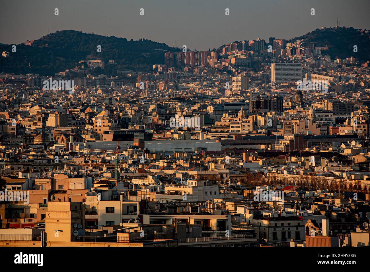 Bâtiments au coucher du soleil dans la ville de Barcelone. Banque D'Images