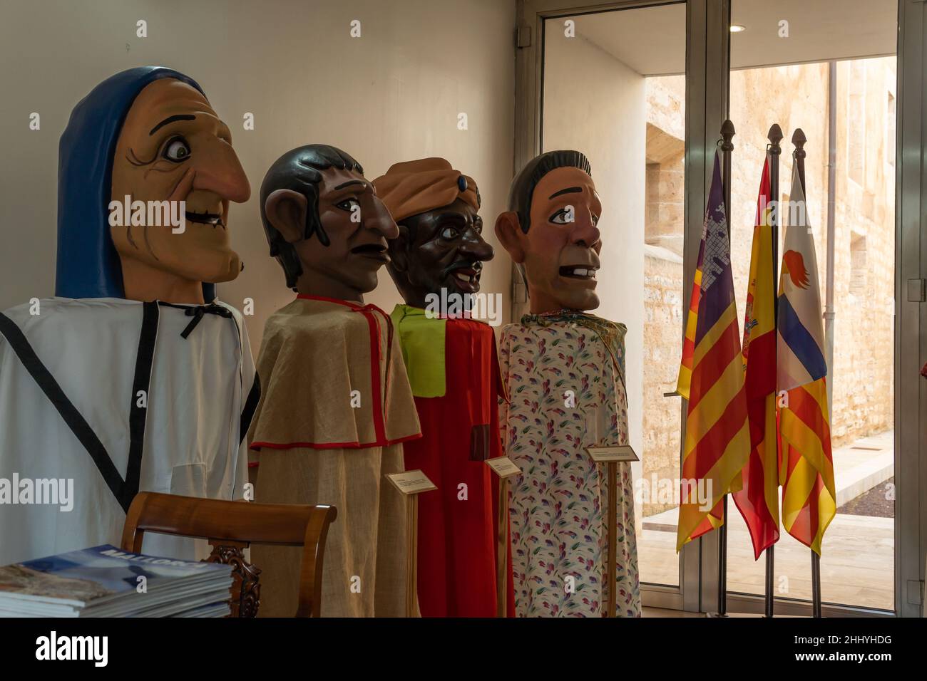 Llucmajor, Espagne; janvier 21 2022: Sculpture de grands géants, typique des festivités populaires de la ville majorquine de Llucmajor, située à l'insid Banque D'Images