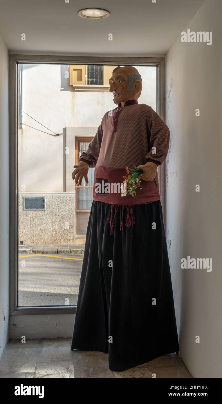 Llucmajor, Espagne; janvier 21 2022: Sculpture de grands géants, typique des festivités populaires de la ville majorquine de Llucmajor, située à l'insid Banque D'Images