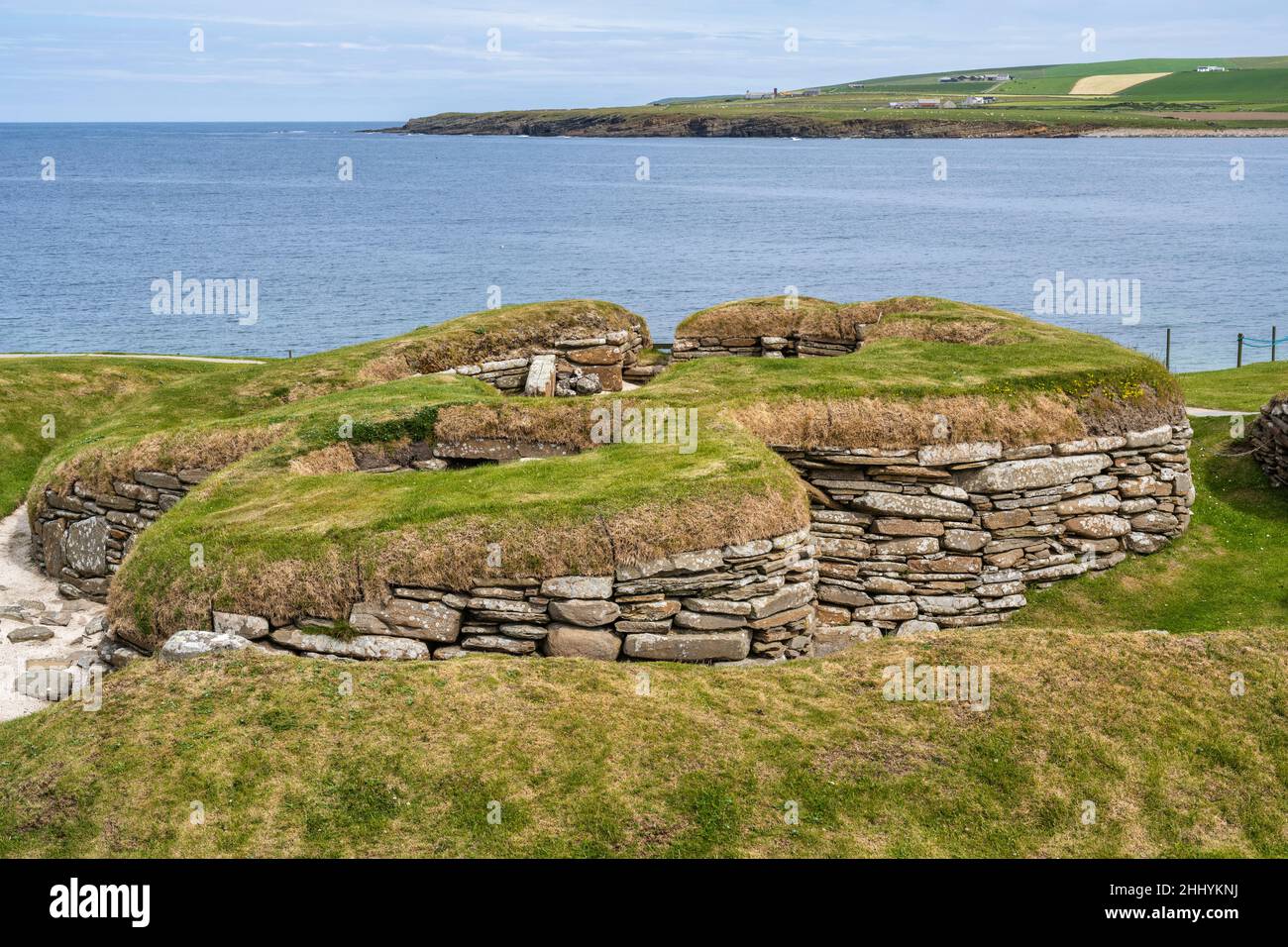 Village néolithique de Skara Brae à côté de la baie de Skaill près de Sandwick sur le continent Orkney en Écosse Banque D'Images