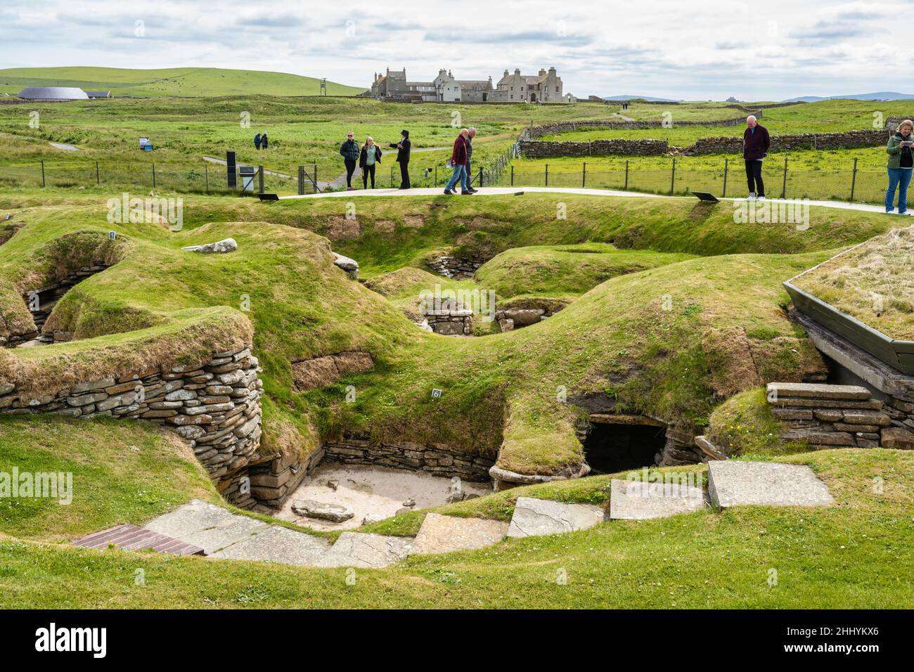 Village néolithique de Skara Brae à côté de la baie de Skaill près de Sandwick sur le continent Orkney en Écosse Banque D'Images