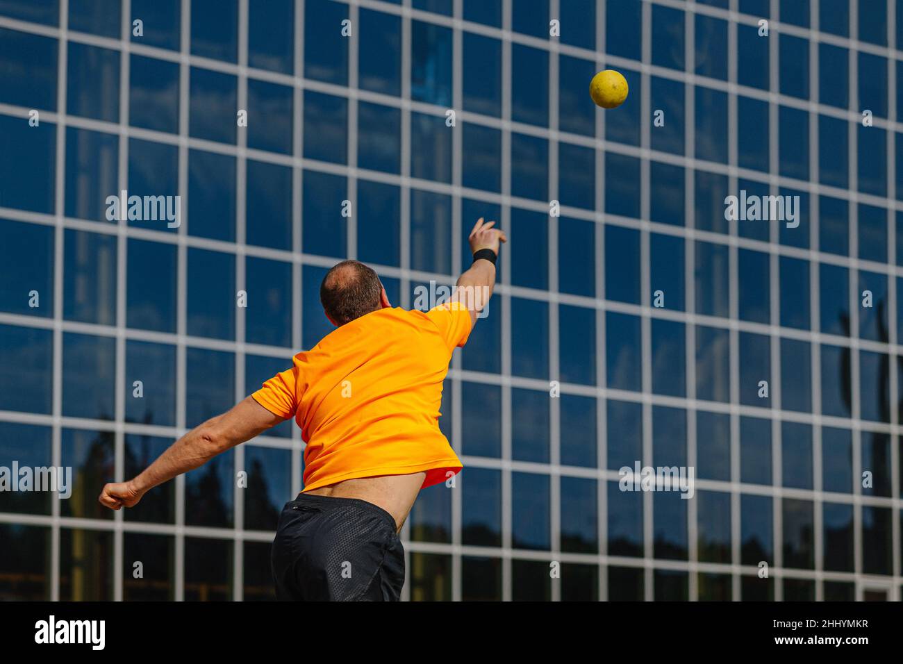 tir mis à la compétition athlète masculin lancer Banque D'Images