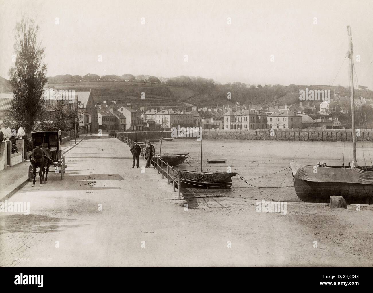 Photographie d'époque, fin 19th, début 20th siècle, vue de 1893 - Esplanade, St Aubin, Jersey Banque D'Images