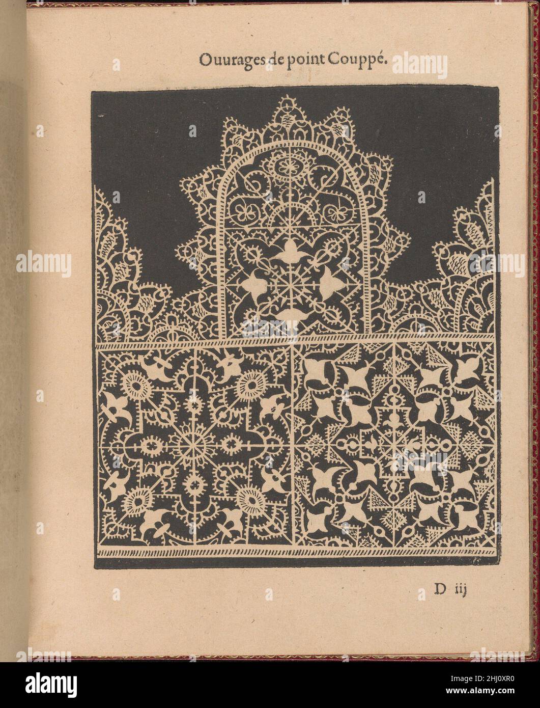 Les singuliers et nouveaux Portraicts... page 15 (recto) 1588 Federico de Vinciolo Italian Designed by Federic de Vinciolo, publié par Jean le Clerc, Paris, relié par Chambolle-Duru, français, 19th Century.de haut en bas, et de gauche à droite:le design est décoré d'un motif semi-ellipse qui repose sur une base rectangulaire.La demi-ellipse est ornée d'un motif floral et floral et est flanquée de chaque côté d'une partie d'une autre fleur.La base se compose de 2 carrés qui sont chacun décorés avec un motif de feuillage divers.Les singuliers et nouveaux Portraitts... page 15 (recto).1588. Coupe de bois. Banque D'Images