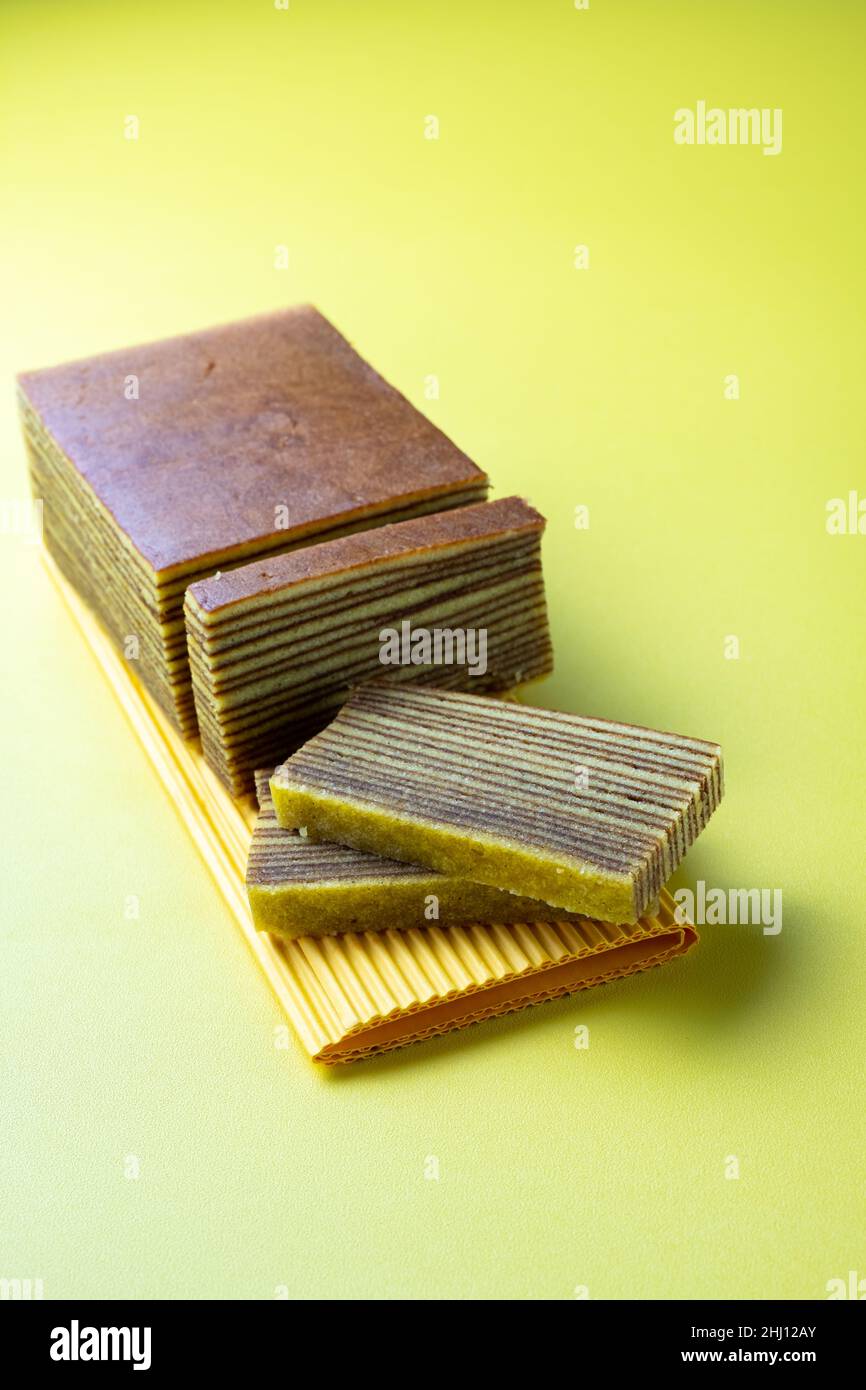 Lapis legit ou spekuk est un type de gâteau traditionnel de l'Indonésie.Habituellement servi pendant la célébration des fêtes religieuses, nouvel an chinois, Banque D'Images