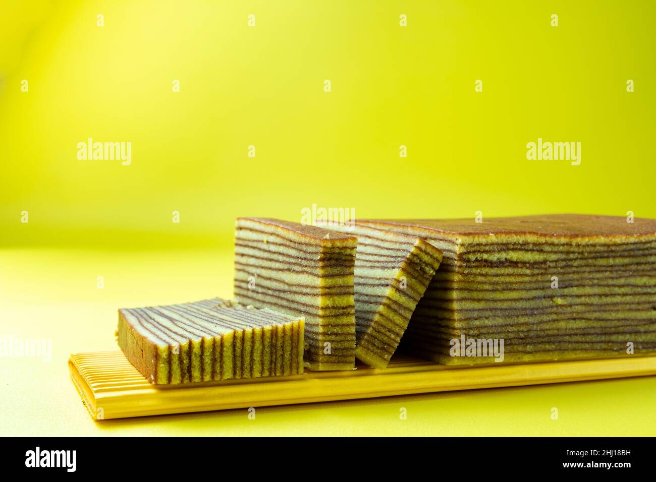 Lapis legit ou spekuk est un type de gâteau traditionnel de l'Indonésie.Habituellement servi pendant la célébration des fêtes religieuses, nouvel an chinois, Banque D'Images