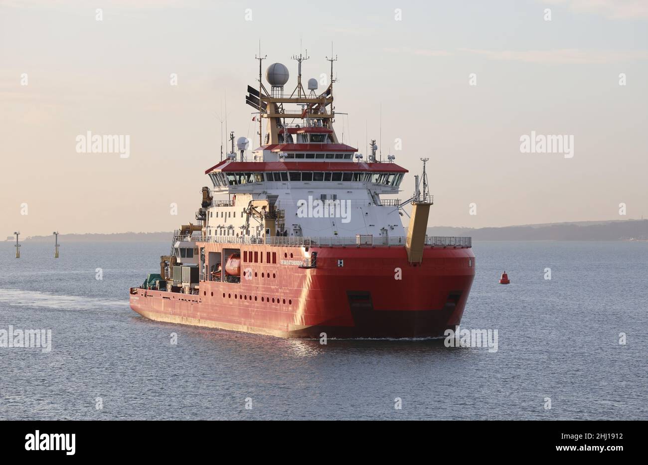 Le navire de recherche polaire RRS SIR DAVID ATTENBOROUGH effectue sa première visite à la base navale Banque D'Images