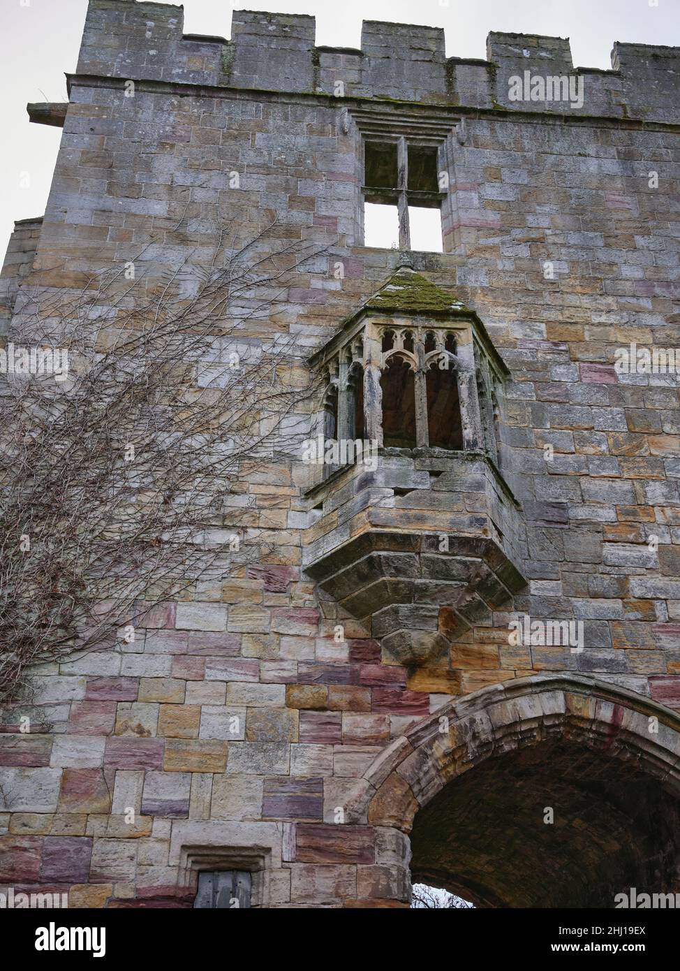 Fenêtre d'Oriel dans la tour Marmion, West Tanfield. Banque D'Images