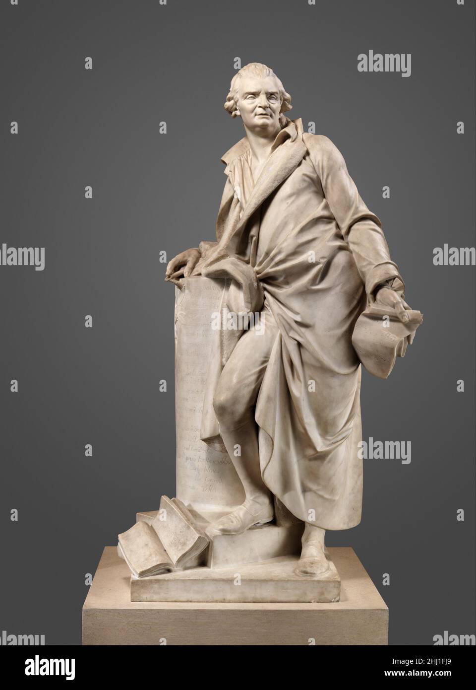 Le compositeur André-Ernest-Modeste Grégtry (1741–1813) 1804–8 Jean-Baptiste Stouf Belge commandé en 1804 par le Comte de Livry et placé à l'Opéra Comique en 1809, où il est resté jusqu'en 1887.Les noms de quarante et un des soixante opéras composés par Grétry pour l'Opéra-Comique et l'Académie de musique sont indiqués sur la colonne.L'informalité du costume et de la pose de Grétry lie cette œuvre à des représentations au 18th siècle d'hommes d'inspiration et de génie, comme Roubiliac de Haendel.Le compositeur André-Ernest-Modeste Grégtry (1741–1813) 205107 Banque D'Images