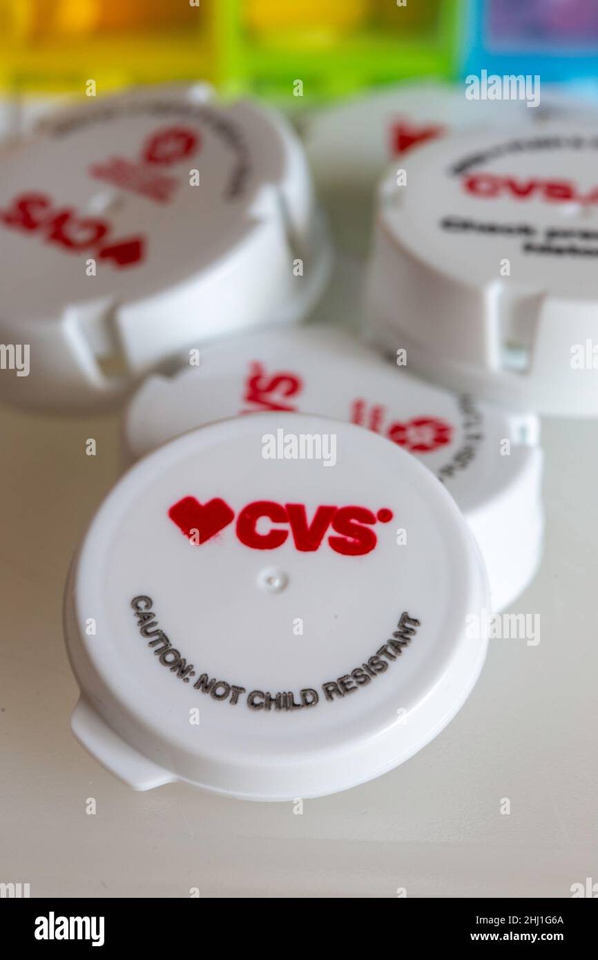 CVS prescription flacons bouchons comparaison de la sécurité contre l'épreuve des enfants, États-Unis Banque D'Images