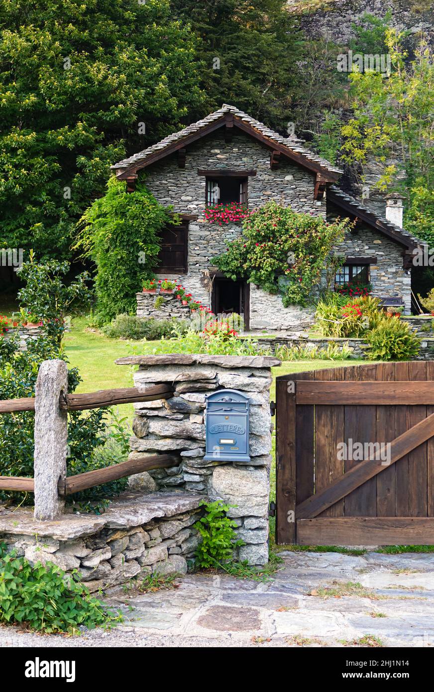 Maison fabuleuse dans un village alpin Banque D'Images