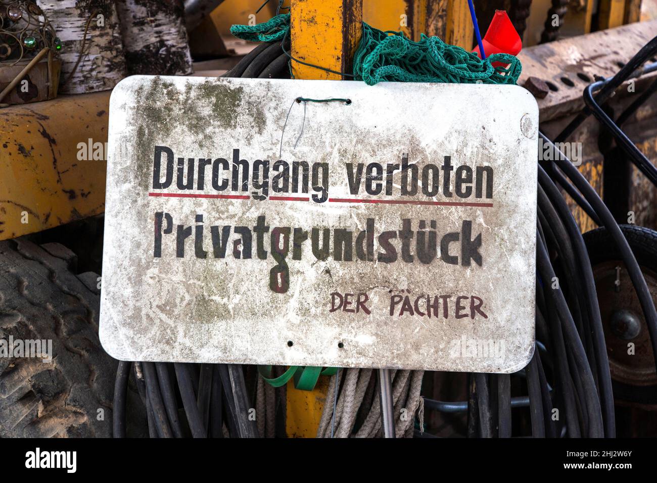 Signe d'interdiction d'âge, passage interdit, propriété privée, Bade-Wurtemberg, Allemagne Banque D'Images