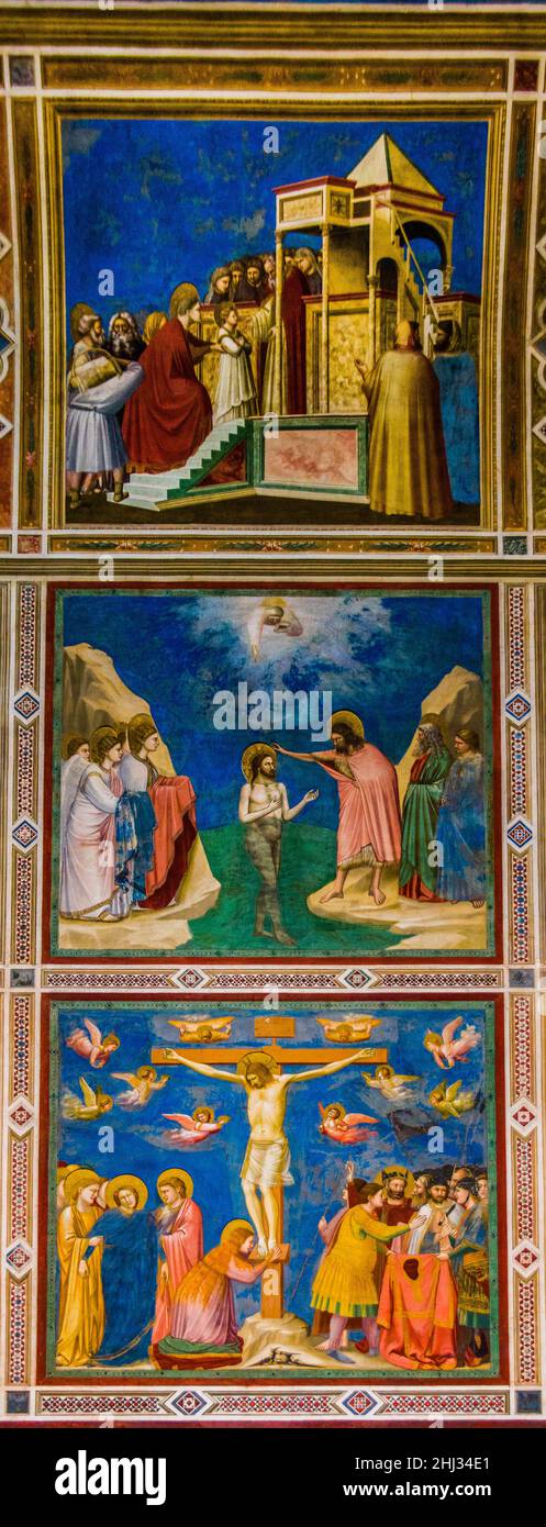 Fresques : Jésus dans le Temple, Baptême de Jésus, Crucifixion de Jésus, Cappella degli Scrovegni, avec le célèbre cycle de fresques de Giotto, pionnier Banque D'Images