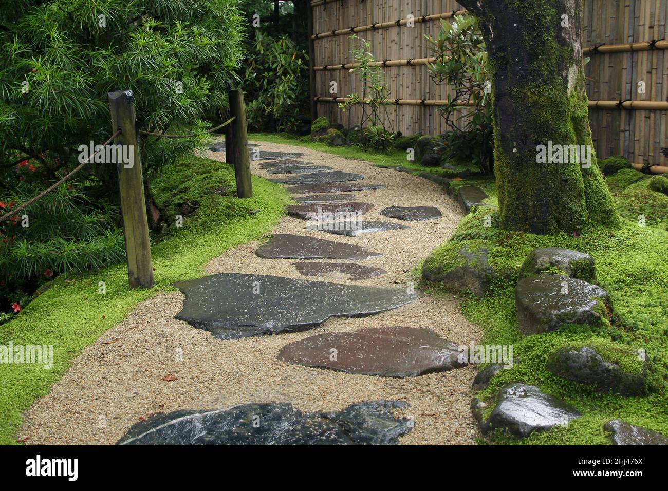 Chemin dans le jardin japonais 'shoyo-en' à Nikko, Japon Banque D'Images Chemin dans le jardin japonais 'shoyo-en' à Nikko, Japon Banque D'Images