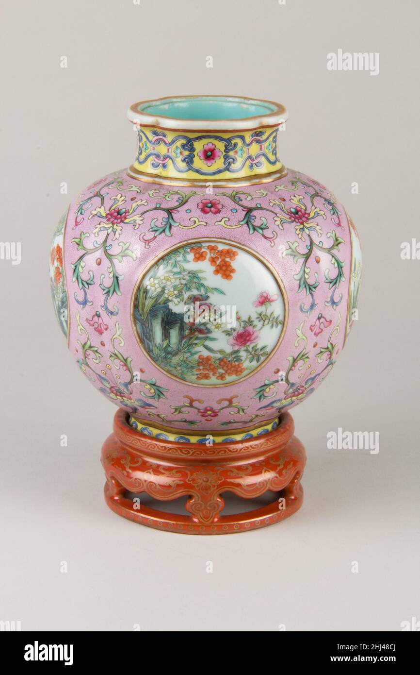 Vase Chine.Vase.Chine.Porcelaine.Dynastie Qing (1644–1911), période Qianlong (1736–95).Céramique Banque D'Images