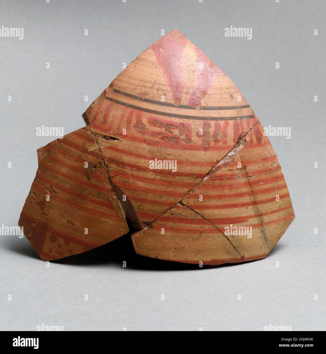 Vase fragment est grec/Sardes, Lydian.Vase fragment 252794 grec oriental/Sardes, Lydian, vase fragment, terre cuite, total: 4 1/8 x 3 7/8in.(10,5 x 9,9cm).Metropolitan Museum of Art, New York.Don de la Société américaine pour l'excavation de Sardes, 1926 (26.199.227) Banque D'Images