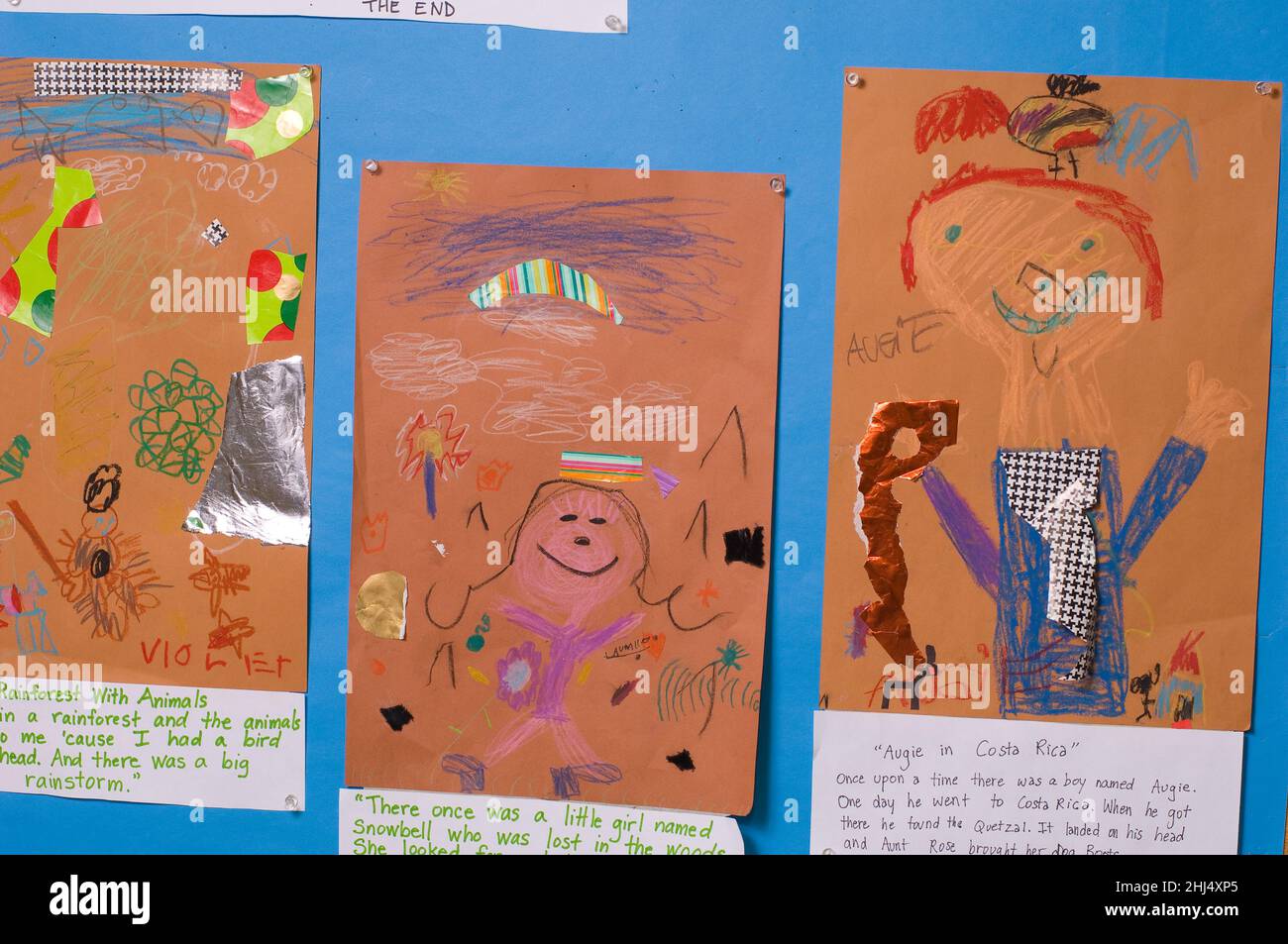 Des histoires illustrées par des élèves de la maternelle dans les arts de la langue anglaise de l'école publique ELA Banque D'Images