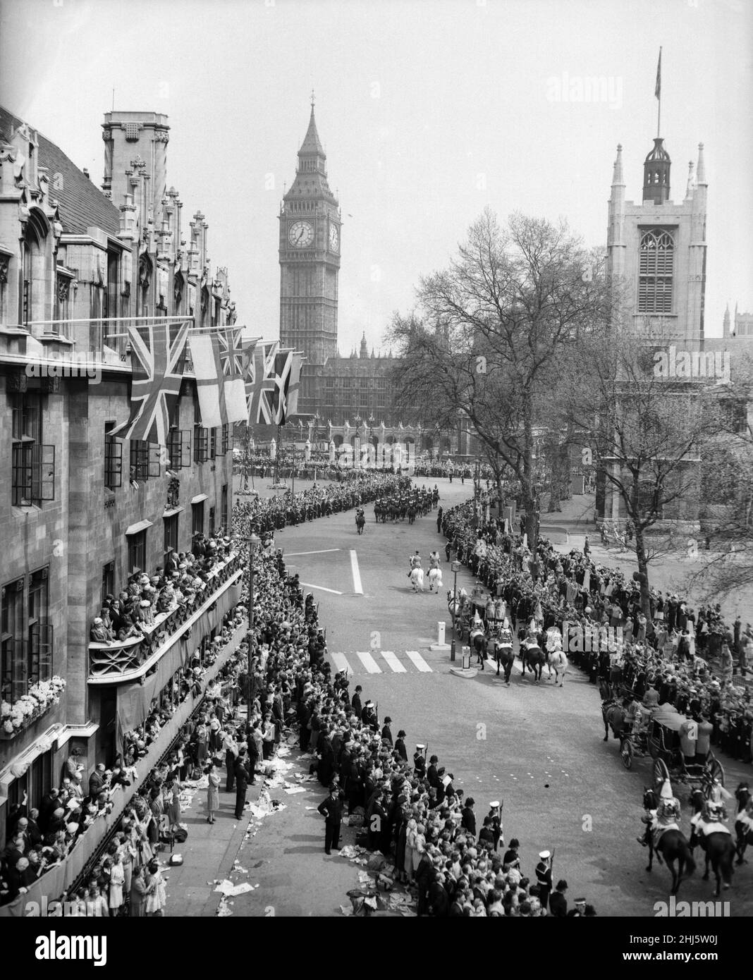Le mariage de la princesse Margaret et d'Antony Armstrong-Jones.Sur la photo, scènes le long de la route du mariage.6th mai 1960. Banque D'Images