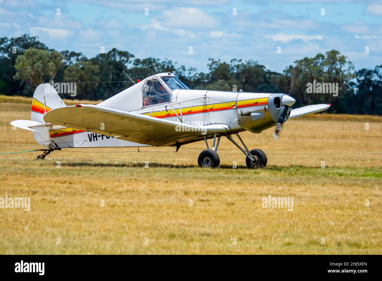Piper PA-25-235/A1 Pawnee Glider Tow plane au Lake Keepit Soaring Club Gunnedah Australia. Banque D'Images