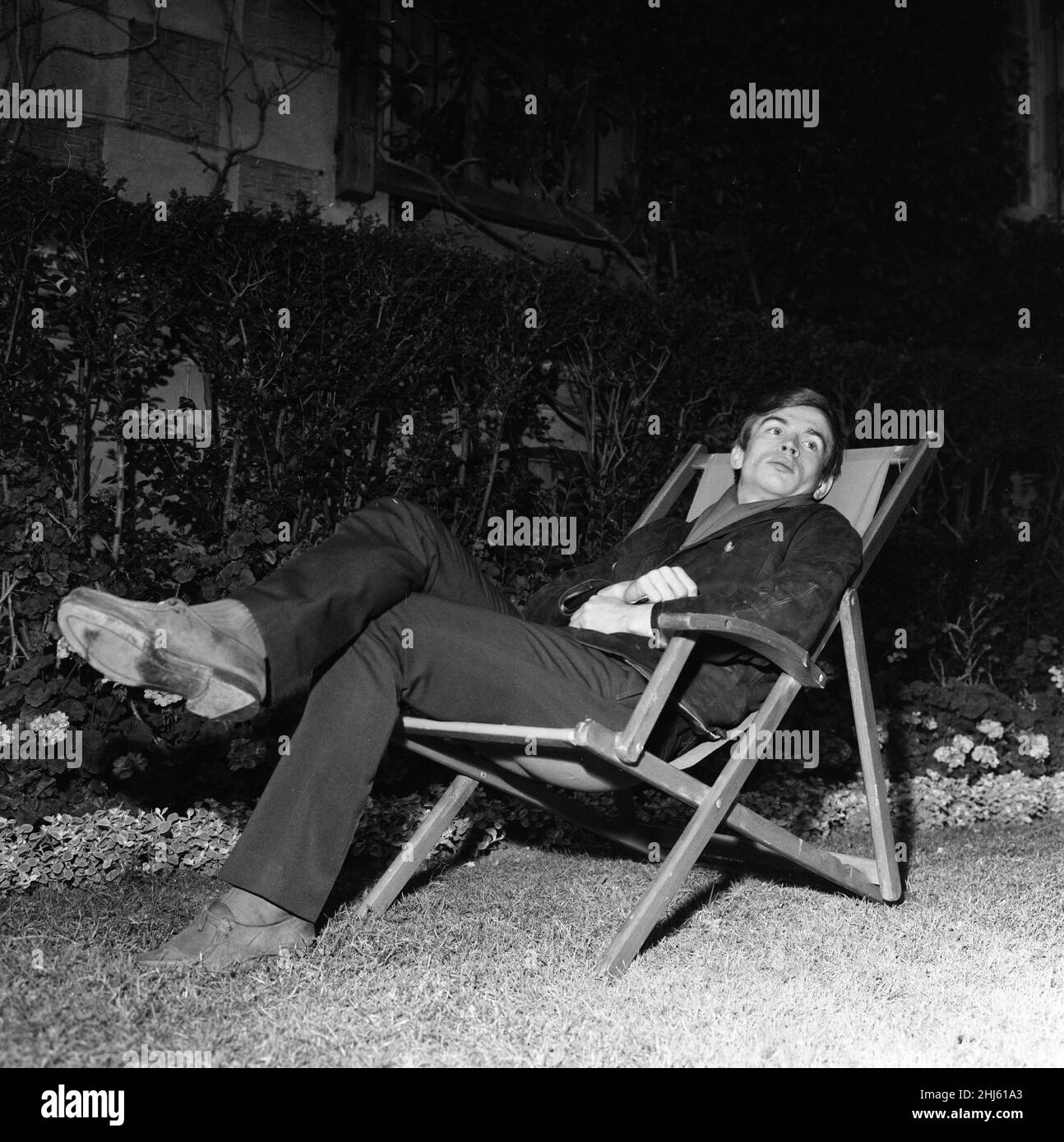 Rudolf Nureyev, danseur de ballet de l'Union soviétique qui a récemment fait défection à l'Ouest, à Deauville pour un gala de charité en commémoration du centenaire de la ville, France, dimanche 13th août 1961. Banque D'Images