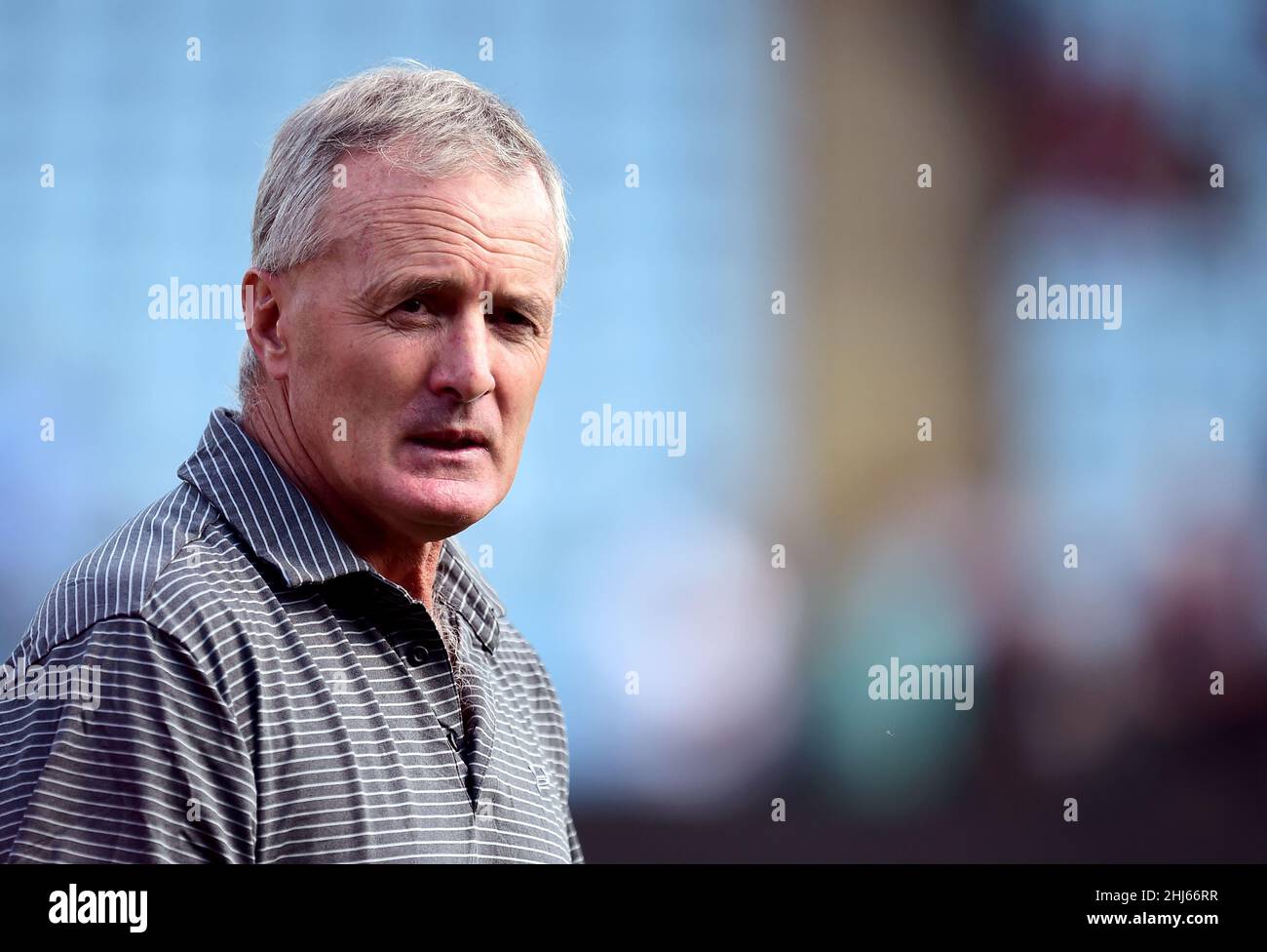 Photo du dossier datée du 06-09-2015 de l'entraîneur Kieran Crowley.Le New Zealander Kieran Crowley est maintenant à la barre des entraîneurs, et bien que les Azzurri auront sans aucun doute leurs moments, une ouverture de trois tours qui les voient affronter la France, l'Angleterre et l'Irlande ne pourrait pas être plus difficile pour un pays qui a remporté un match des six Nations en 2015.Date d'émission : jeudi 27 janvier 2022. Banque D'Images