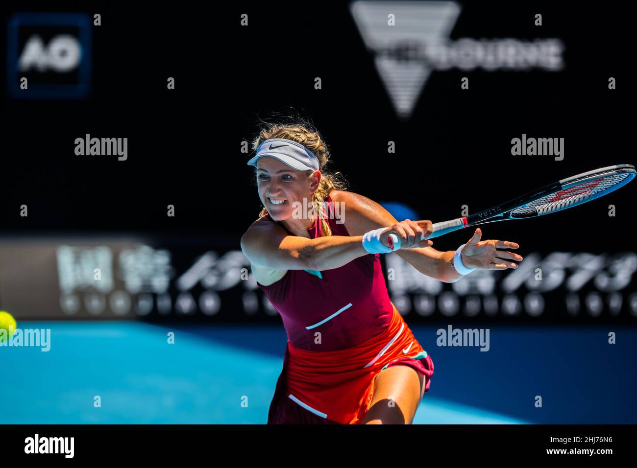 Melbourne, Australie.23rd janvier 2022.Victoria Azarenka de Biélorussie en action pendant l'Open d'Australie 2022 Round 3 match du Grand Chelem contre Barbora Krejcikova de République tchèque à Rod laver Arena dans le Parc Olympique de Melbourne. Score final ; Krejcikova a gagné en deux matchs avec un score de 6:2.6:2 contre Azarenka.Crédit : SOPA Images Limited/Alamy Live News Banque D'Images