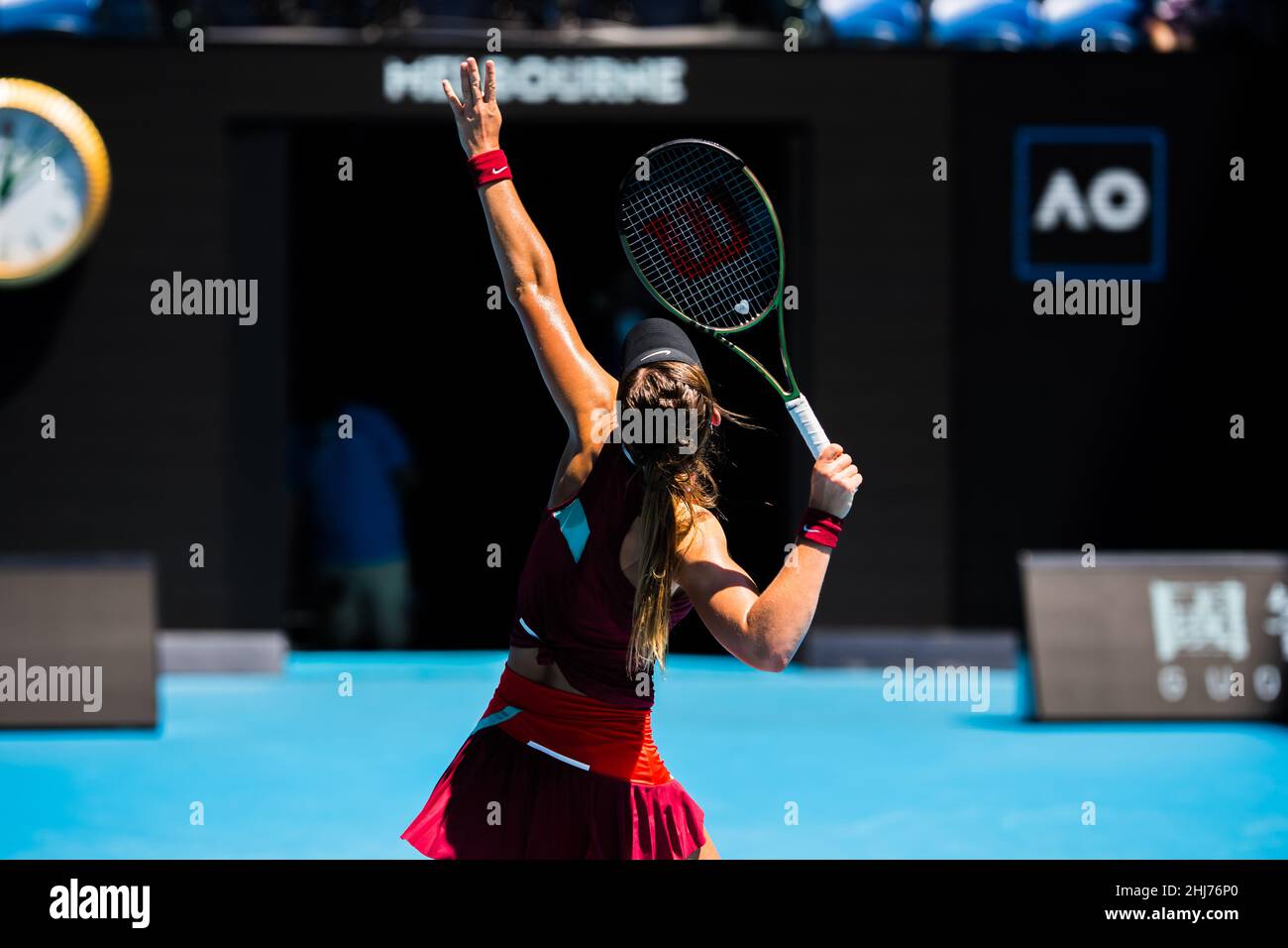 Victoria Azarenka de Biélorussie en action pendant l'Open d'Australie 2022 Round 3 match du Grand Chelem contre Barbora Krejcikova de République tchèque à Rod laver Arena dans le Parc Olympique de Melbourne. Score final ; Krejcikova a gagné en deux matchs avec un score de 6:2.6:2 contre Azarenka. Banque D'Images