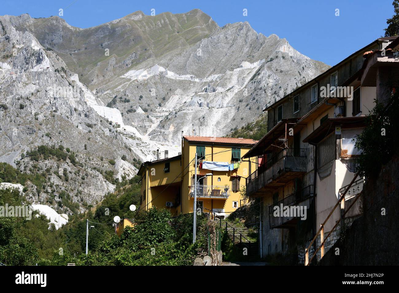 Village de montagne Colonnata dans la zone de carrières de marbre de Carrare Banque D'Images