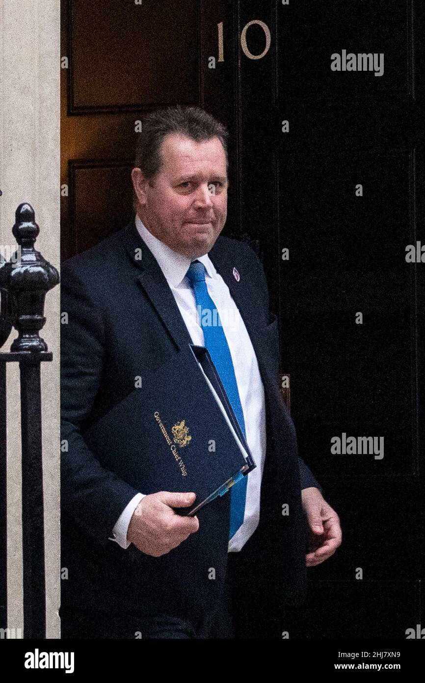 27/01/2022.Londres, Royaume-Uni.Le whip en chef du gouvernement, Mark Spencer, quitte le numéro 10 Downing Street ce matin. Banque D'Images