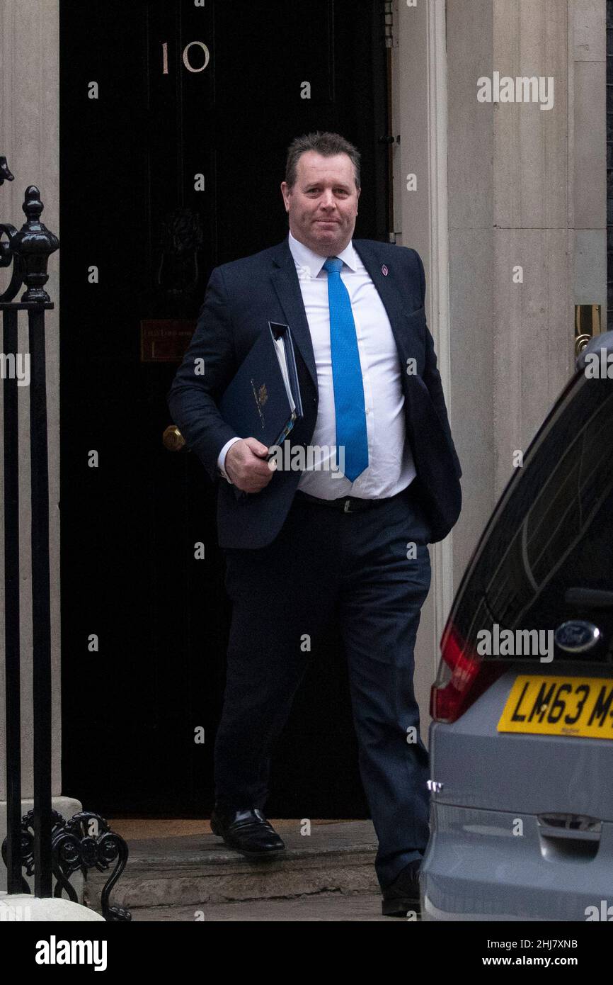 27/01/2022.Londres, Royaume-Uni.Le whip en chef du gouvernement, Mark Spencer, quitte le numéro 10 Downing Street ce matin. Banque D'Images