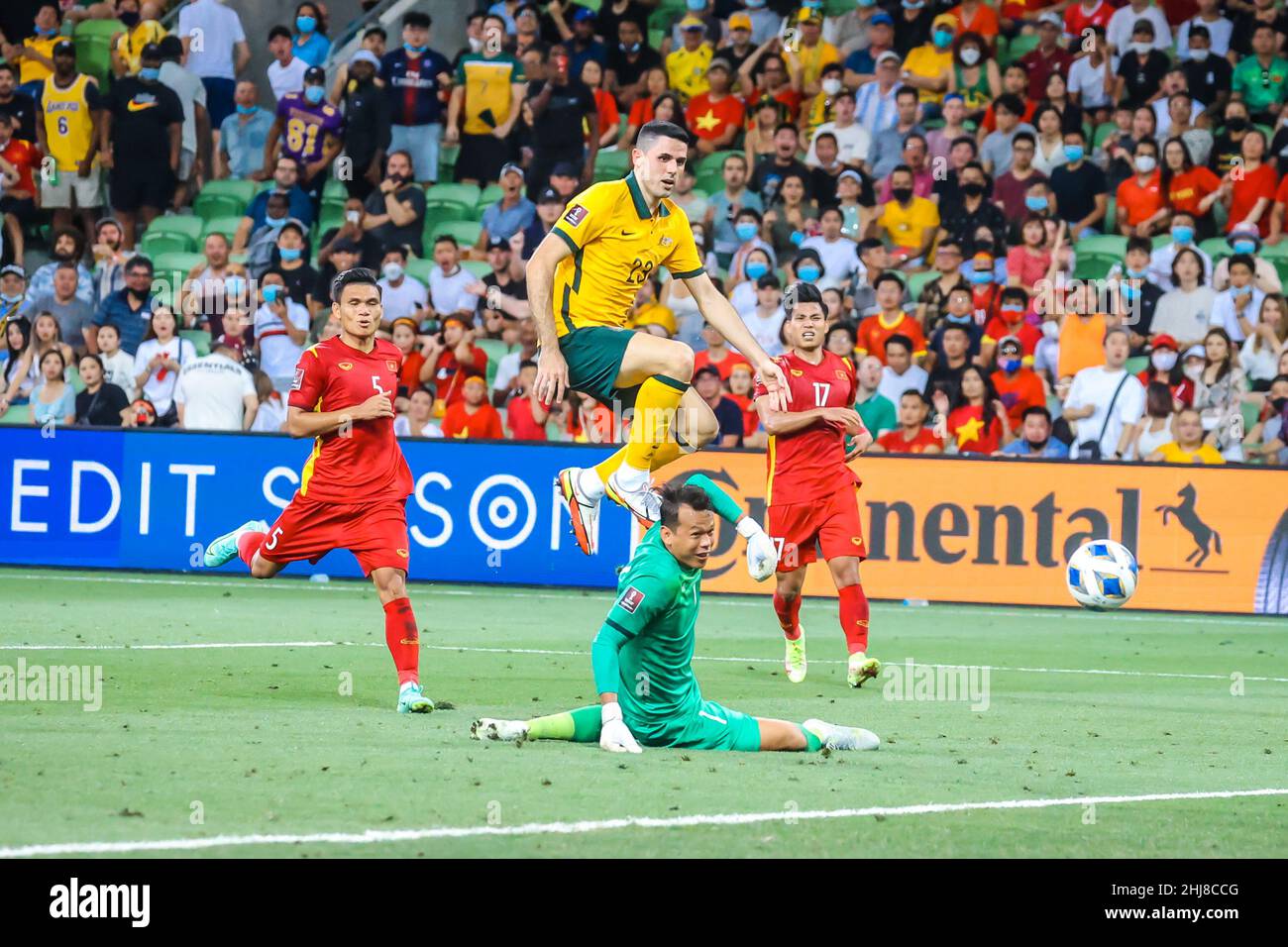 27 janvier 2022, Melbourne, Victoria, Australie : Tom ROGIC (AUS) a obtenu des scores en Australie par rapport au match de qualification de la coupe du monde du Vietnam au stade rectangulaire de Melbourne à Melbourne, en Australie.(Image de crédit : © Chris Putnam/ZUMA Press Wire) Banque D'Images