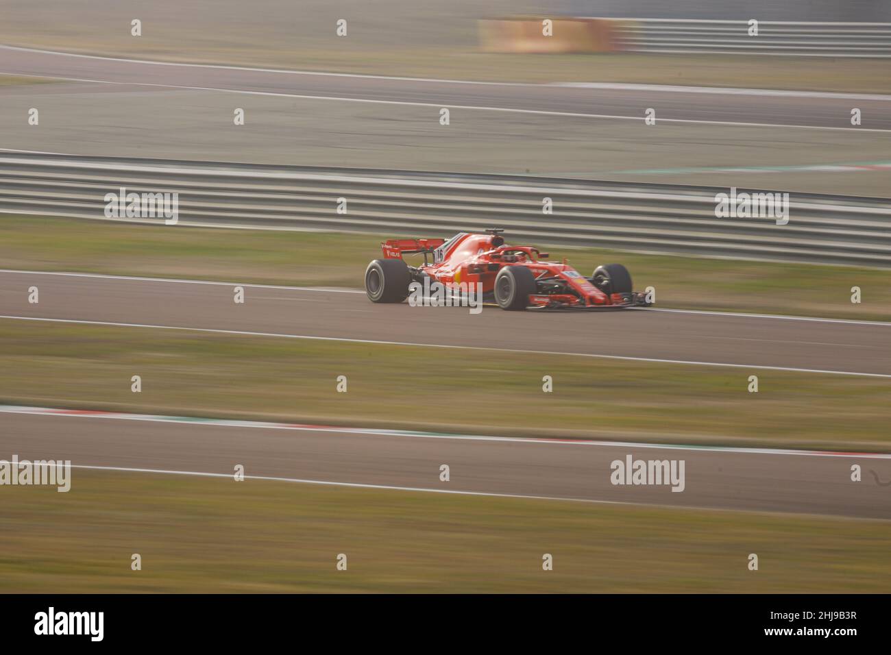 Maranello, Italie.27th janvier 2022.Charles Leclerc (#16) pendant les essais privés de Formule 1 2022 sur le circuit d'essai de Fiorano avec une voiture 2018 F1 (SF71H).Crédit: Massimiliano Donati/Alay Live News Banque D'Images