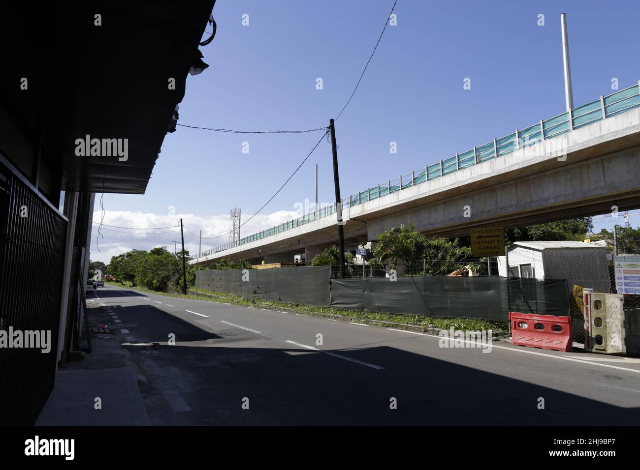 Curepipe – l'avenue Sivananda est fermée (sauf aux résidents) entre la jonction du A10 et du chemin Royal et la jonction de l'avenue Sivananda Banque D'Images