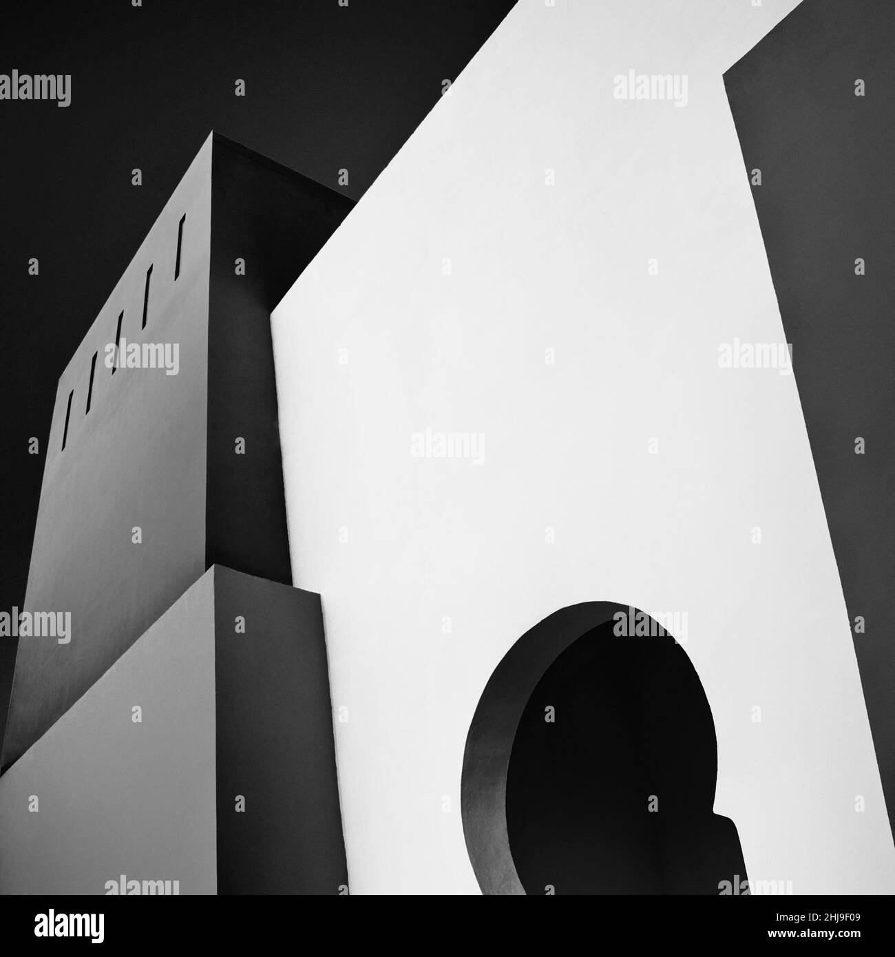 Détail abstrait de l'architecture orientale au Maroc en noir et blanc. Banque D'Images