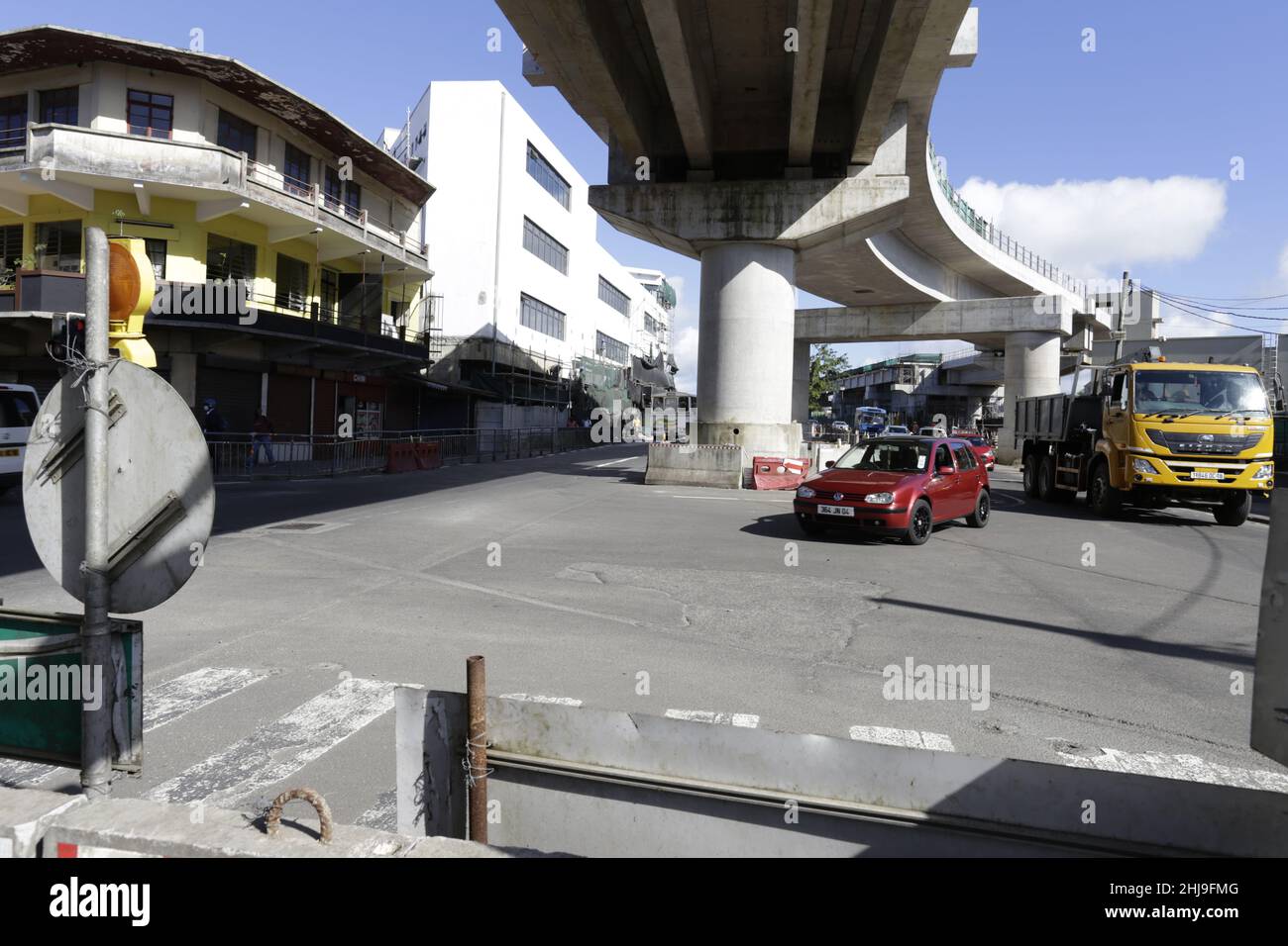 Curepipe – l'avenue Sivananda est fermée (sauf aux résidents) entre la jonction du A10 et du chemin Royal et la jonction de l'avenue Sivananda Banque D'Images