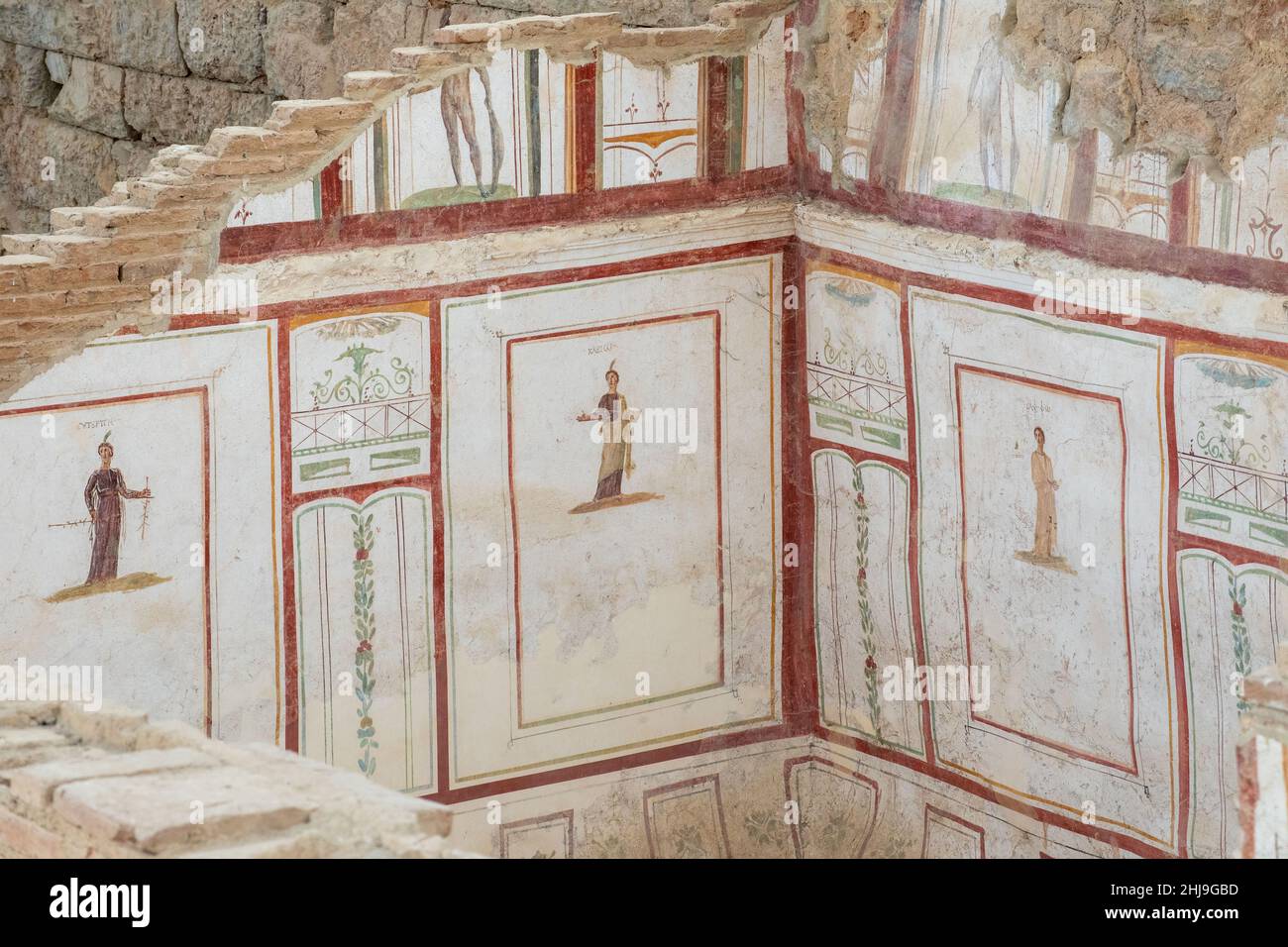 Gros plan vue détaillée des décorations murales colorées des maisons en terrasse de la ville antique d'Ephèse à Selcuk, Izmir, Turquie le 22 octobre 2021. Banque D'Images