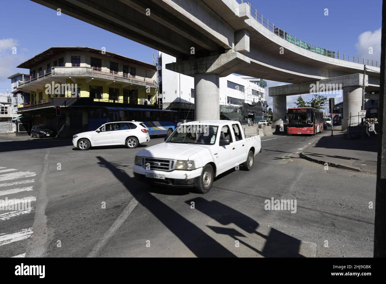 Curepipe – l'avenue Sivananda est fermée (sauf aux résidents) entre la jonction du A10 et du chemin Royal et la jonction de l'avenue Sivananda Banque D'Images