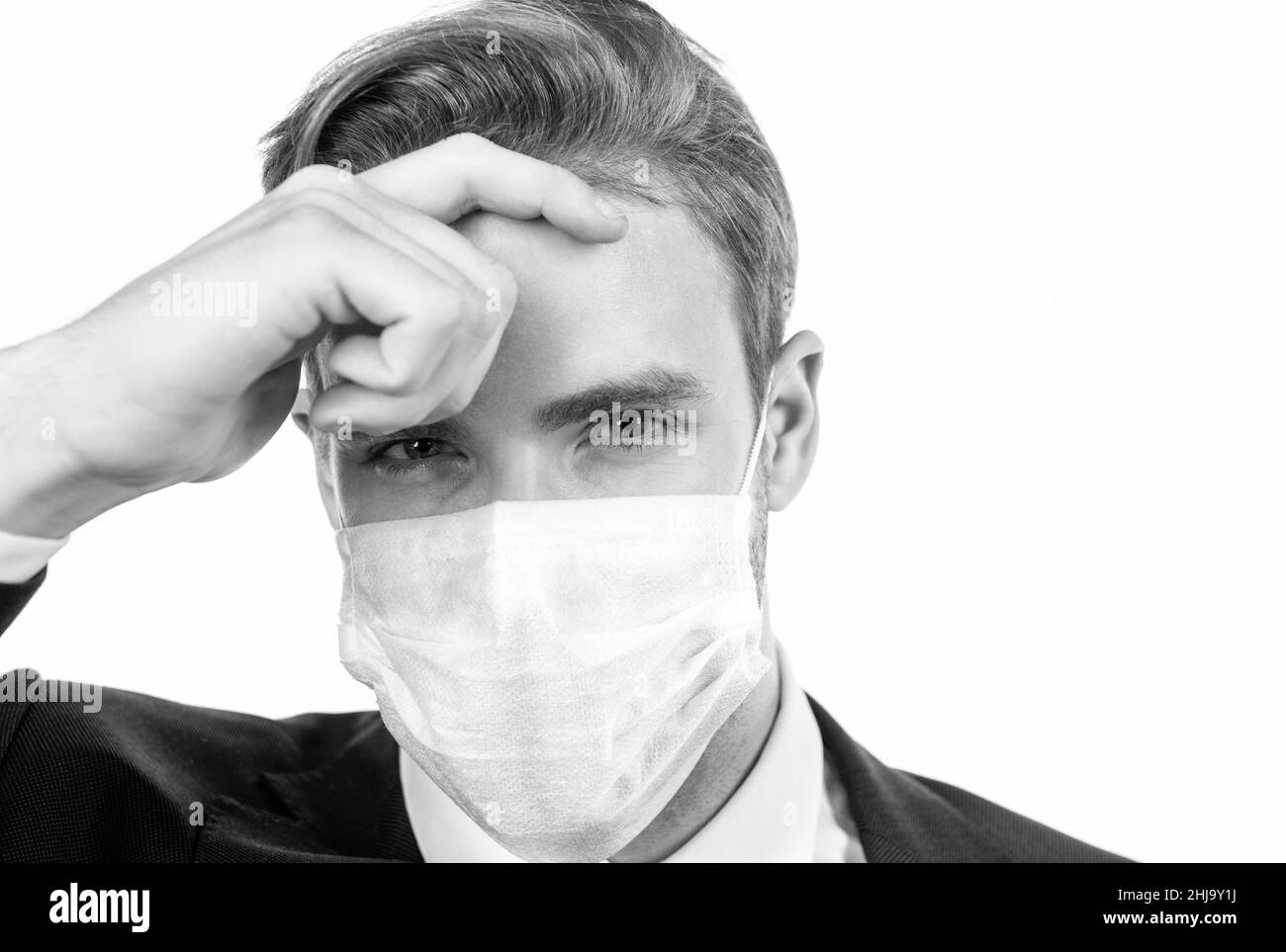 covid19 prévention. patron dans un masque médical pendant la quarantaine du coronavirus. éviter la propagation pandémique. Banque D'Images