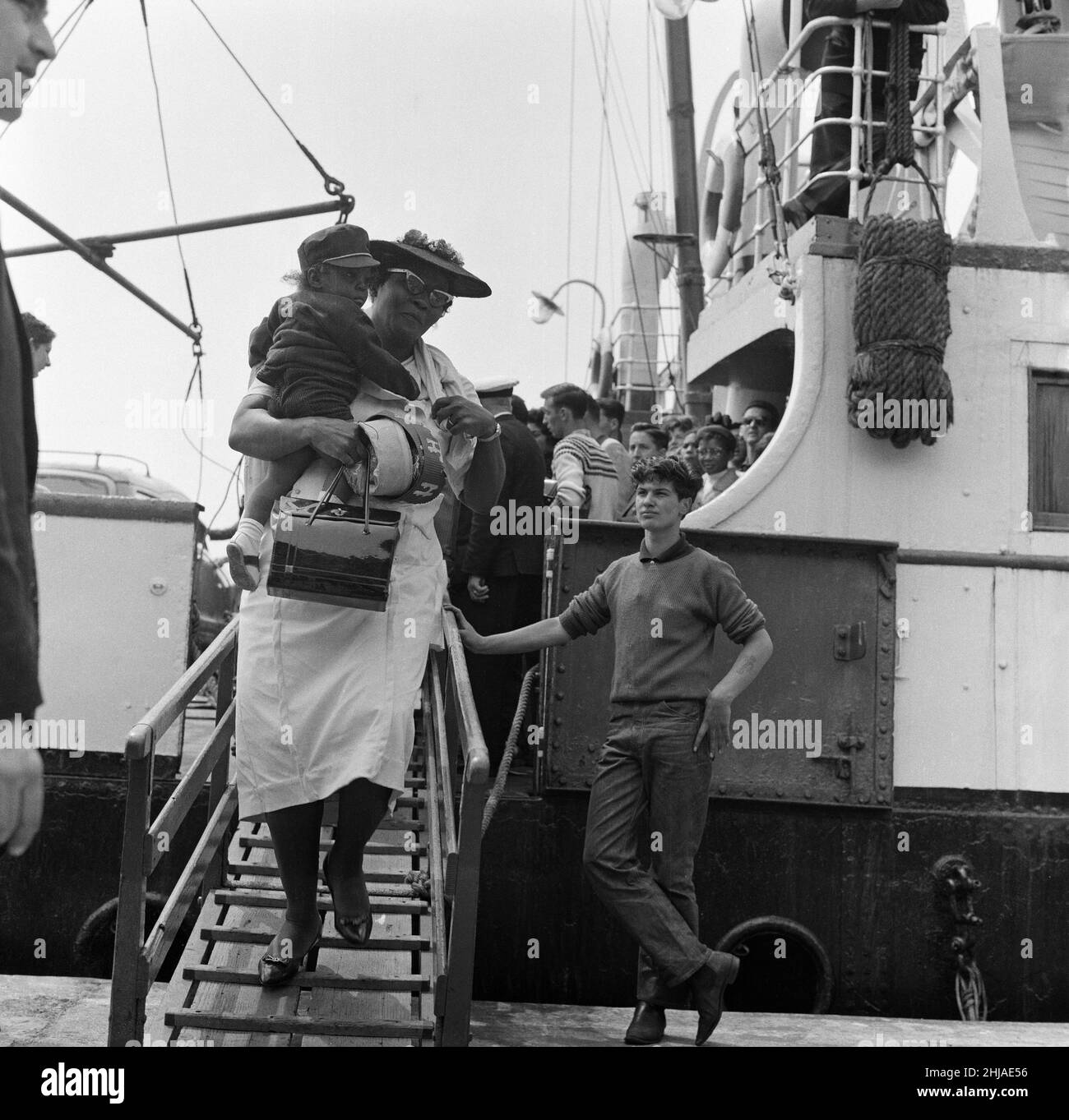 Immigrants de l'ouest de l'Inde arrivant au Royaume-Uni.30th juin 1962. Banque D'Images