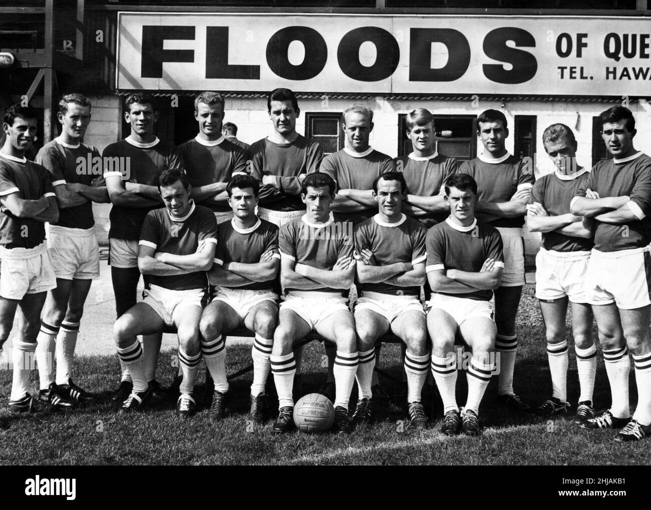 Wrexham A.F.C debout L-R, Clive Colbridge, Tecwyn Jones, Akan Fox, Terry Morrall,Steve Fleet, Peter Jones, Dave Powell, Brian Whitehouse, Arfon Griffiths,Reg Hollande.Assis G-D Ron Barnes, Aled Owen, Bill Myerscoff, Mick metcalf, Ernie Phythian.Août 1963. Banque D'Images