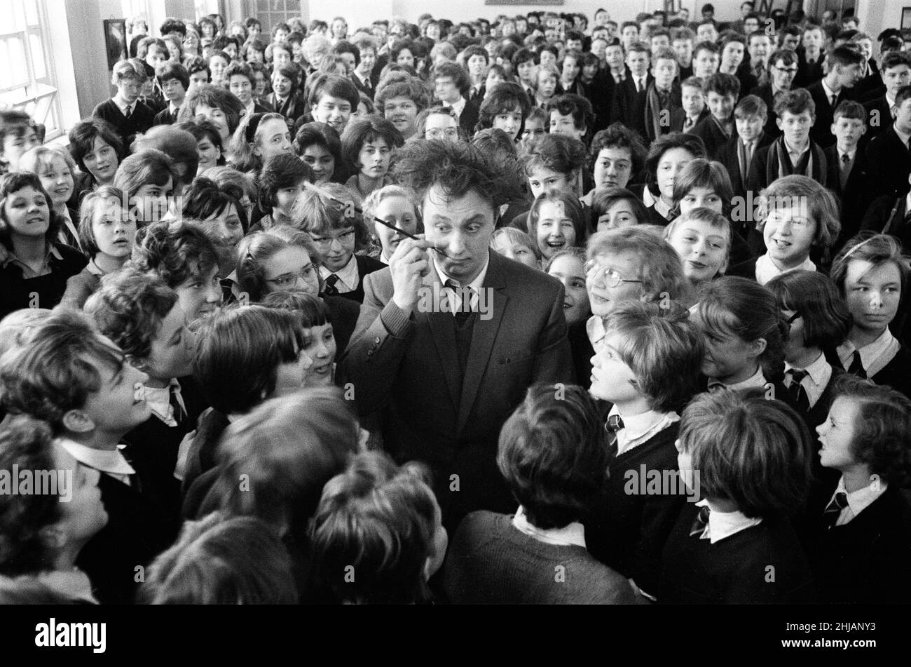 Le comédien Ken Dodd donne des conférences à Birmingham.23rd mars 1962. Banque D'Images