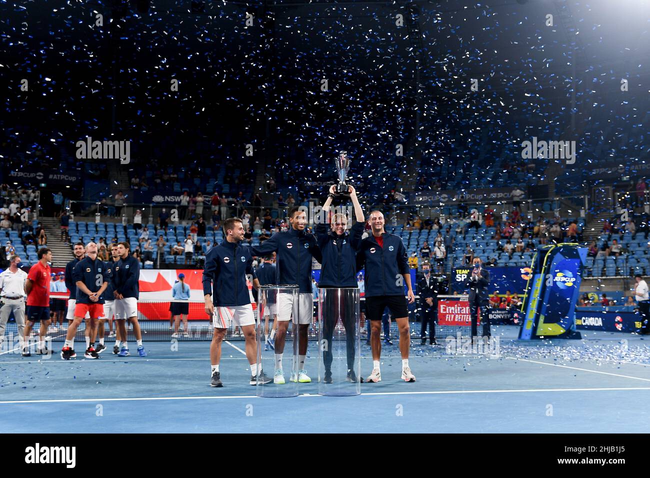 Sydney, Australie, 9 janvier 2022.Le Canada remporte le trophée des gagnants après la finale de tennis de la coupe ATP à l'arène Ken Rosewall.Crédit : Steven Markham/Speed Media/Alay Live News Banque D'Images