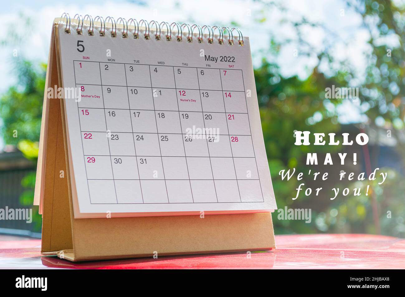 Calendrier Blanc Du 22 Mai Sur Fond De Ciel Et De Nuages Avec Citation Motivante Et Inspirante Photo Stock Alamy
