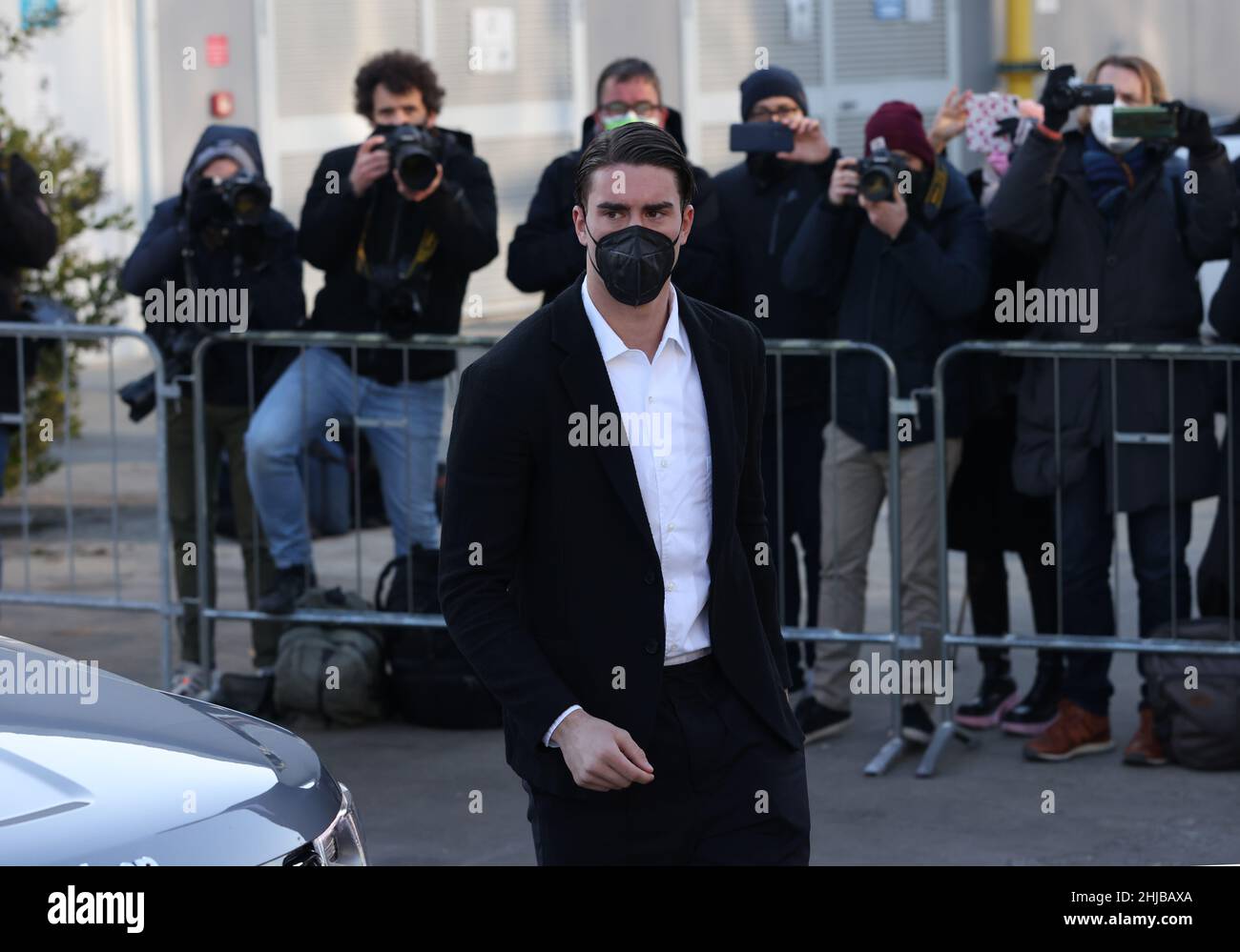 Turin, Italie.28th janvier 2022.Dusan Vlahovic arrive au J Medical Center pour terminer son transfert de Fiorentina à Juventus, pour un montant de plus de 75 millions d'euros.Date de la photo : 28th janvier 2022.Crédit photo à lire: Jonathan Moscrop/Sportimage crédit: Sportimage/Alay Live News Banque D'Images