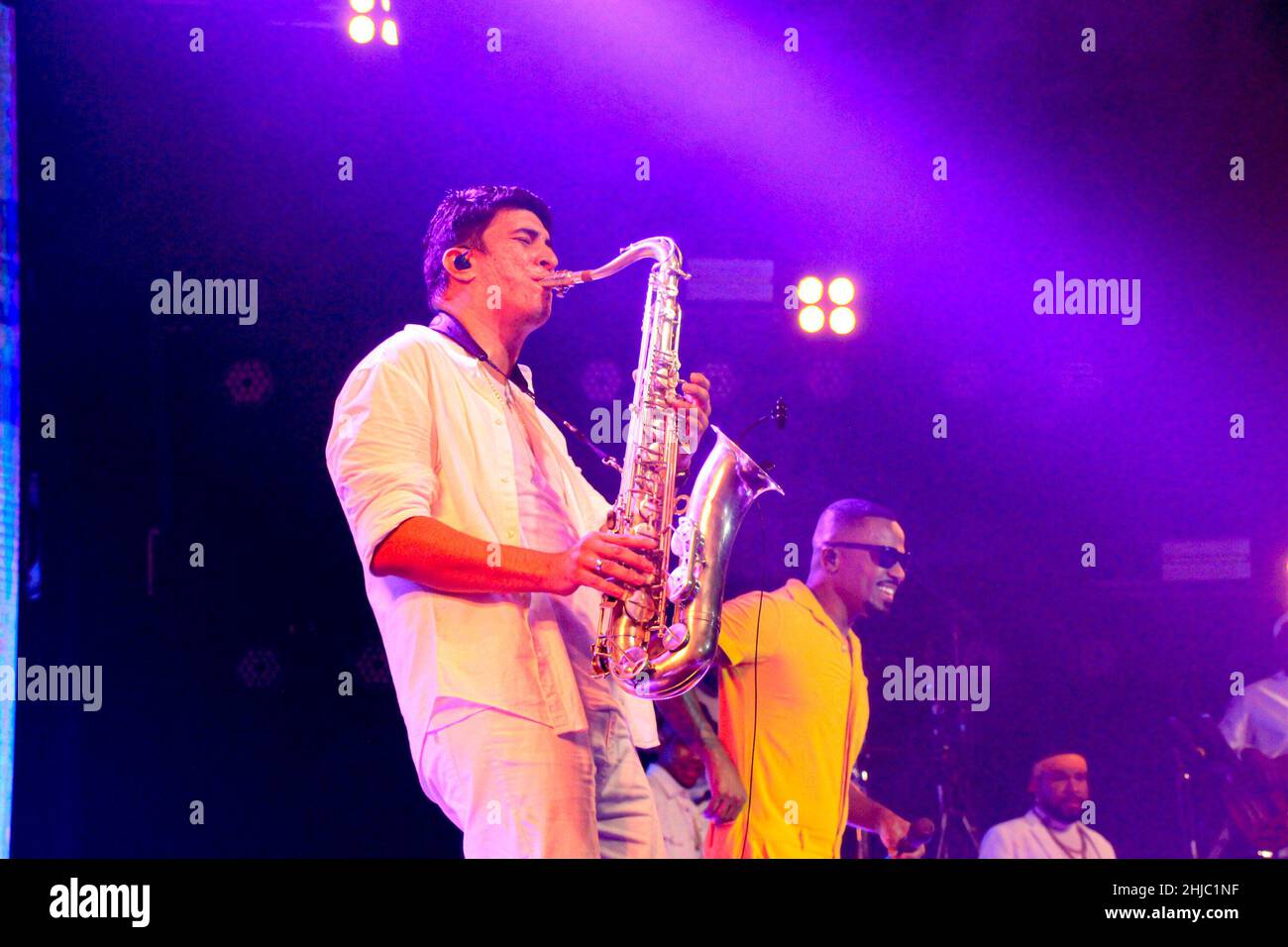 27 janvier 2022, Curitiba, Parana, Brasil: (INT) les chanteurs brésiliens Seu Jorge et Alexandre pires se produisent à Live Curitiba.27 janvier 2022, Curitiba, Parana, Brésil.Les chanteurs brésiliens Seu Jorge et Alexandre pires se produisent jeudi (27) lors d'un spectacle à Live Curitiba, dans le quartier de Novo Mundo, dans la capitale de Parana (Credit image: © Edson de Souza/TheNEWS2 via ZUMA Press Wire) Banque D'Images