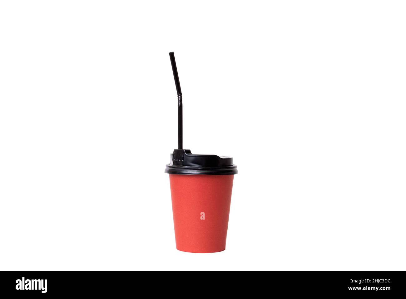 Gobelet en papier rouge pour café isolé sur fond blanc gros plan Banque D'Images